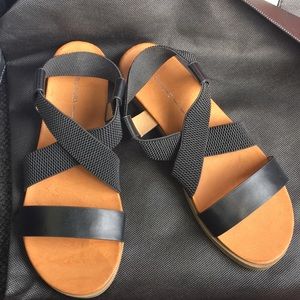 Report Black Sandals